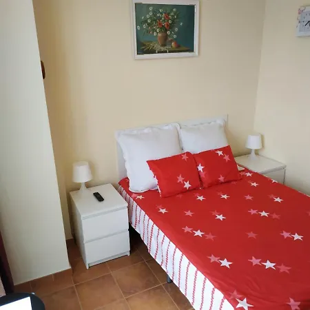 Con Refrigerador Propio Cerca Del Aeropuerto Homestay