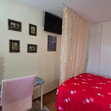 Con Refrigerador Propio Cerca Del Aeropuerto Homestay *